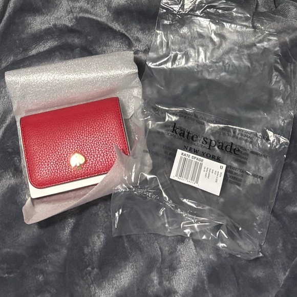 Kate Spade Vibrant Red Pebbled Wallet - Picture 4 of 5